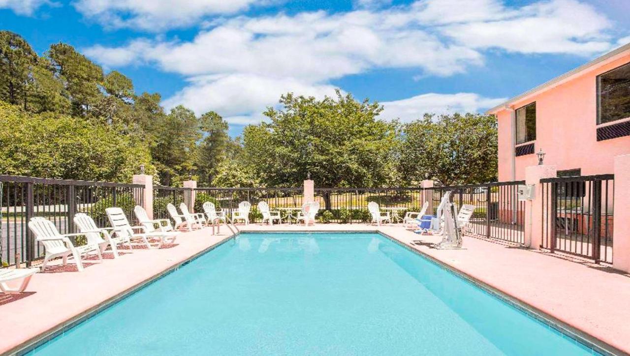 Gray Inn & Suites Εξωτερικό φωτογραφία