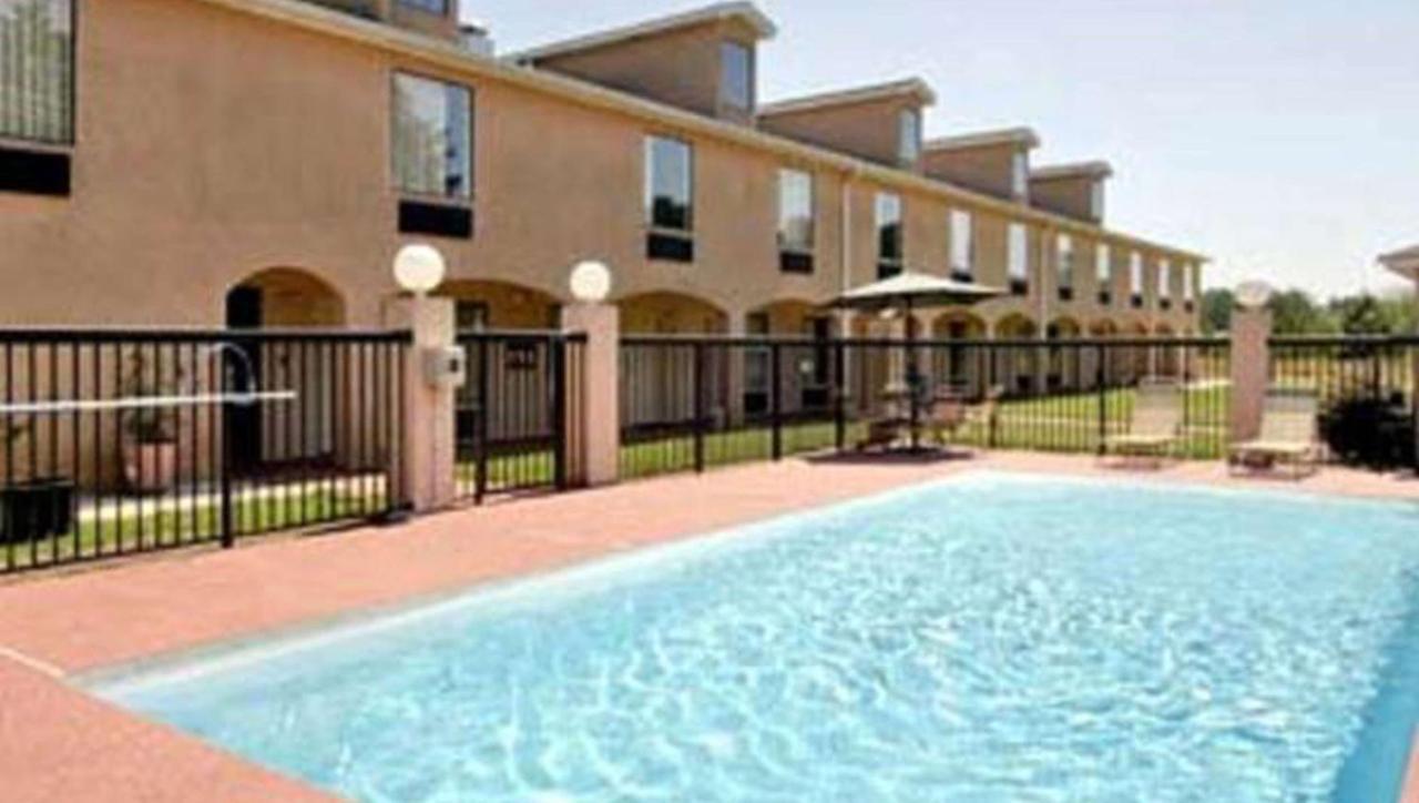 Gray Inn & Suites Εξωτερικό φωτογραφία
