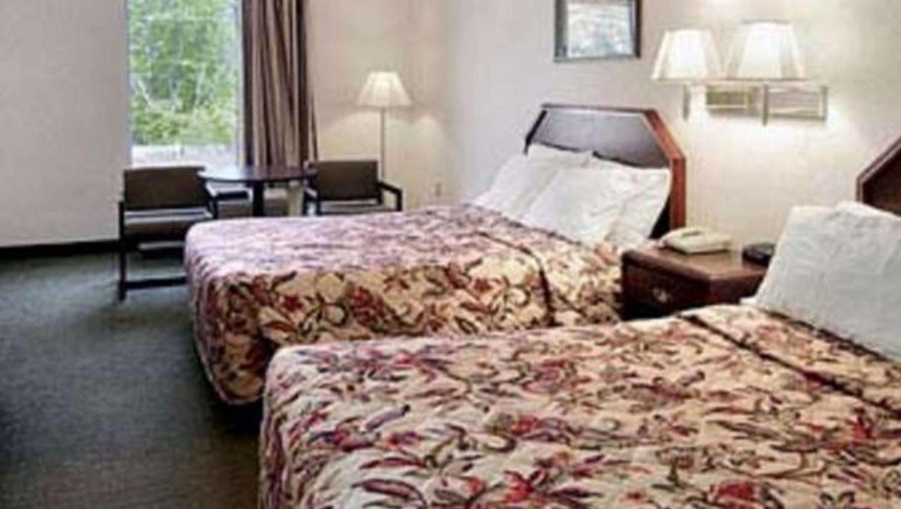 Gray Inn & Suites Εξωτερικό φωτογραφία